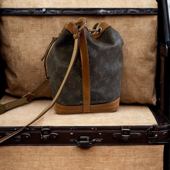 Vintage Louis Vuitton Brown Monogram Bag - Picture 2 of 10